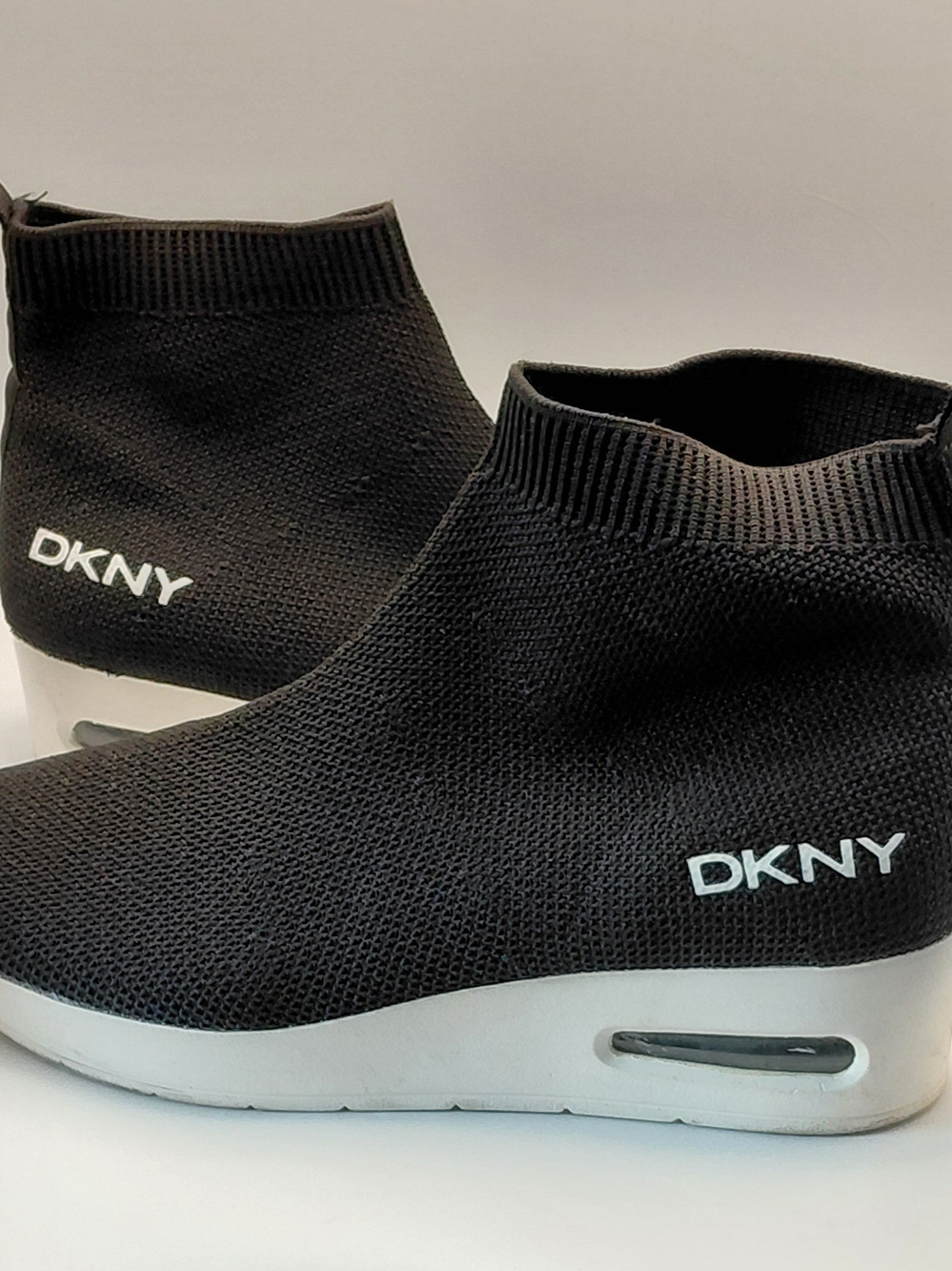 DKNY Black and White Women's Sneakers Sz 9